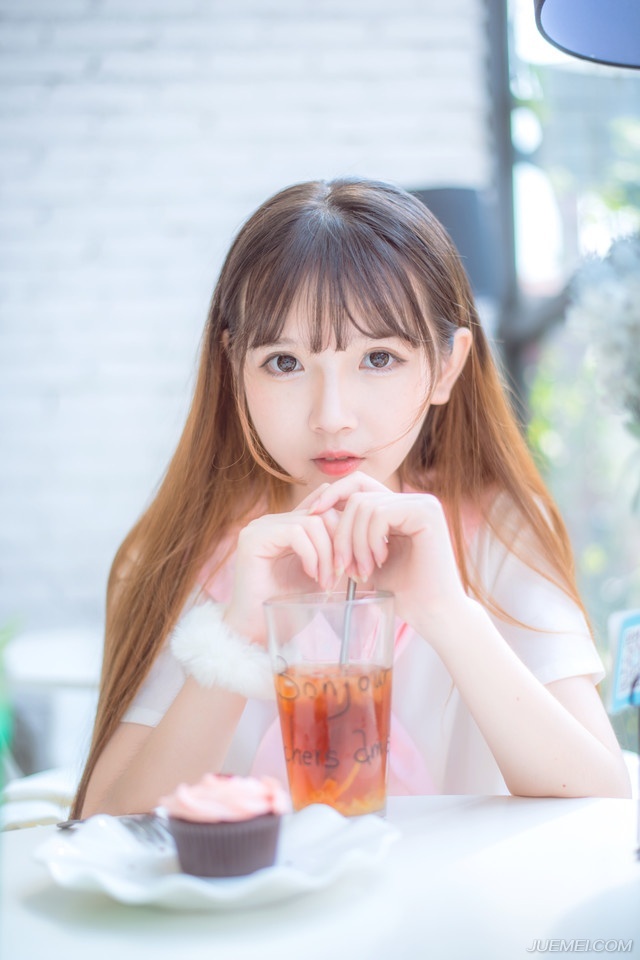“这就有点儿荒唐了吧，老先生，就算为财，也不该编造这种东西。”孟达摸索着下巴，心中有些埋怨刘璝，粗人一个，连尾巴都扫不干净。